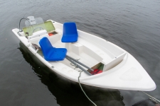 Купить Виза-Яхт Корпусная лодка Виза-Яхт ВИЗА Легант-427 с консолью (стандарт) Типовой цвет у официального дилера со скидкой