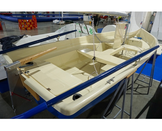 Корпусная лодка Виза-Яхт ВИЗА Комби-395 без парусного вооружения Зеленый/синий