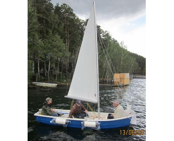 Корпусная лодка Виза-Яхт ВИЗА Комби-395 без парусного вооружения Зеленый/синий