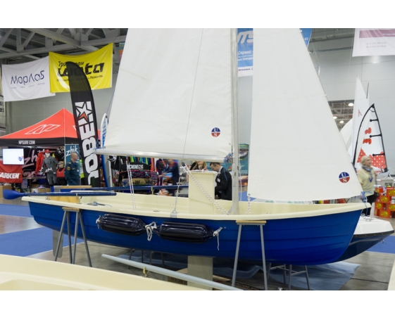 Корпусная лодка Виза-Яхт ВИЗА Комби-395 без парусного вооружения Зеленый/синий